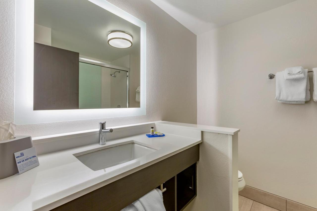 Holiday Inn Express & Suites - Phoenix Dwtn - State Capitol By Ihg Екстериор снимка