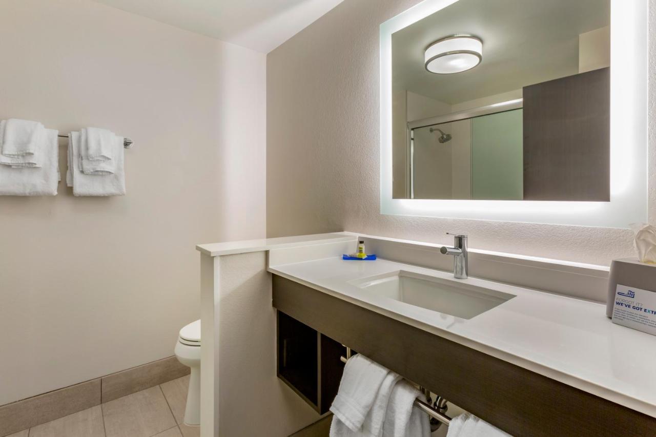 Holiday Inn Express & Suites - Phoenix Dwtn - State Capitol By Ihg Екстериор снимка