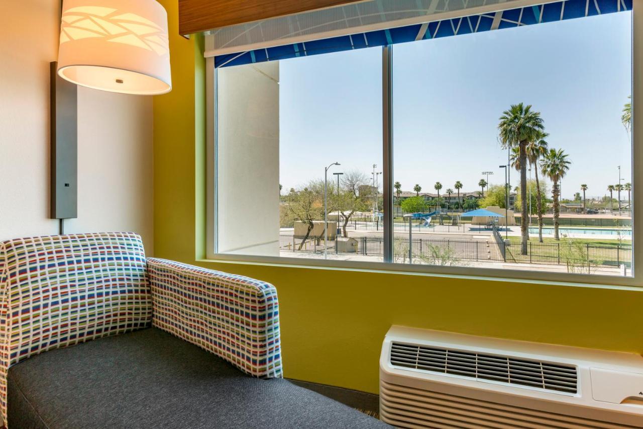 Holiday Inn Express & Suites - Phoenix Dwtn - State Capitol By Ihg Екстериор снимка