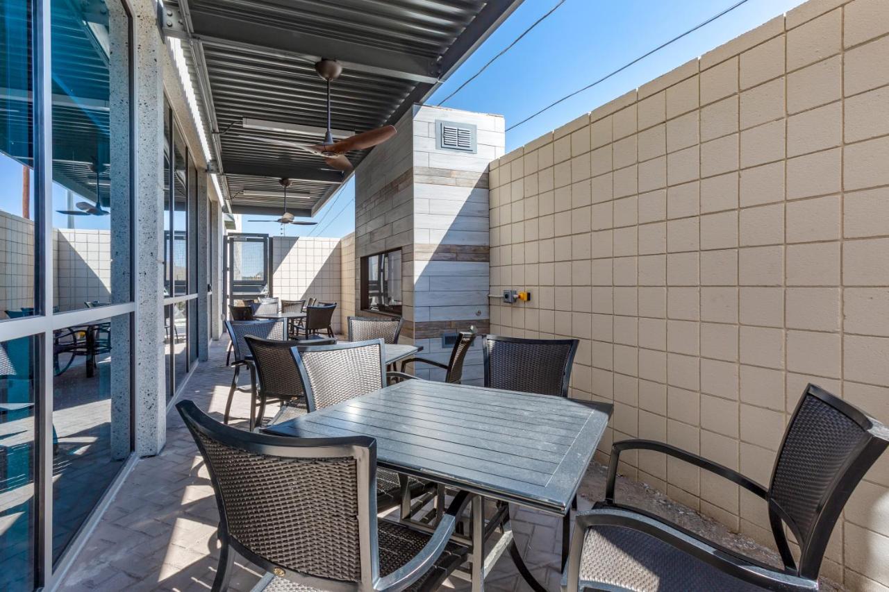 Holiday Inn Express & Suites - Phoenix Dwtn - State Capitol By Ihg Екстериор снимка