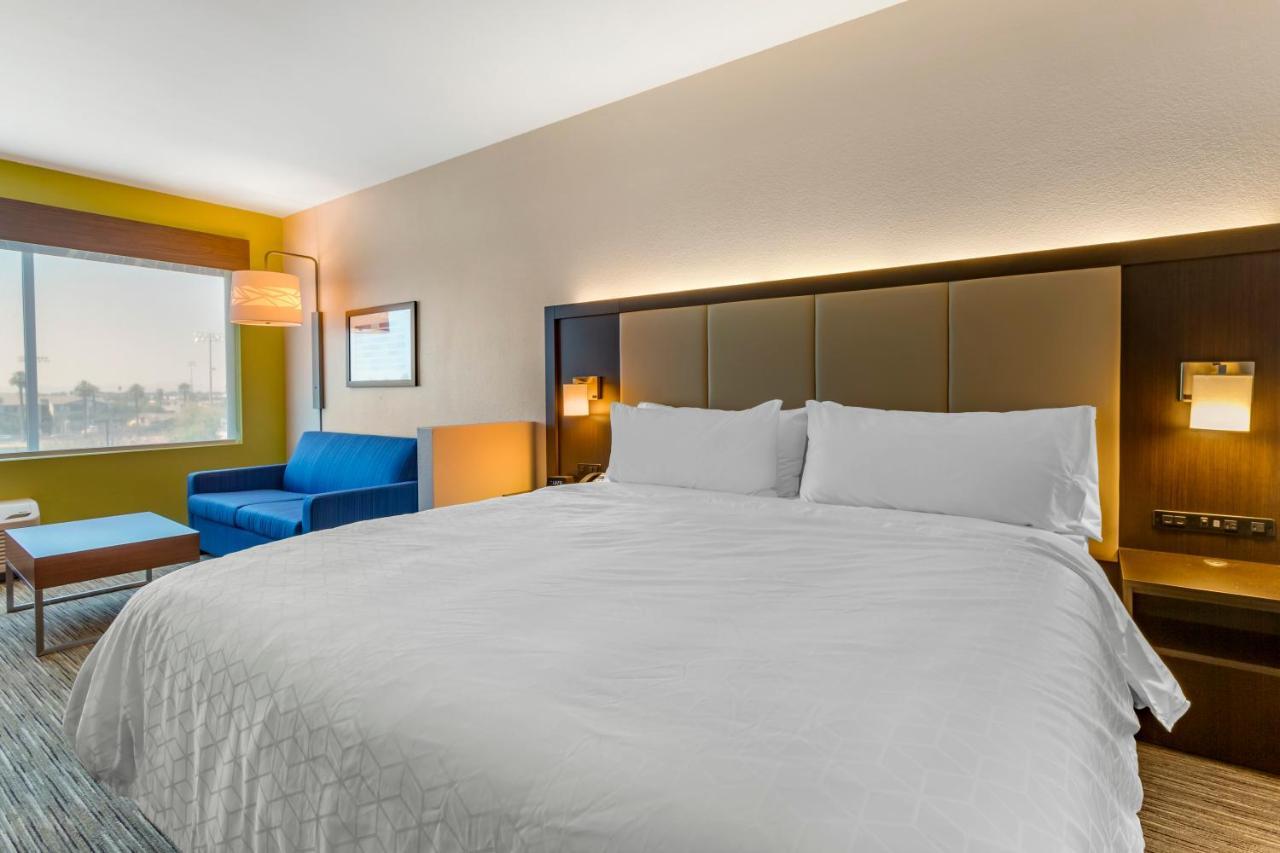 Holiday Inn Express & Suites - Phoenix Dwtn - State Capitol By Ihg Екстериор снимка