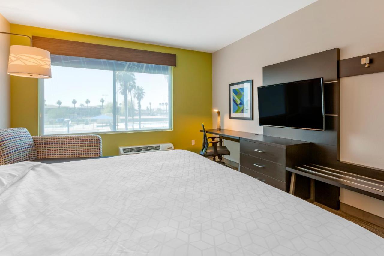 Holiday Inn Express & Suites - Phoenix Dwtn - State Capitol By Ihg Екстериор снимка