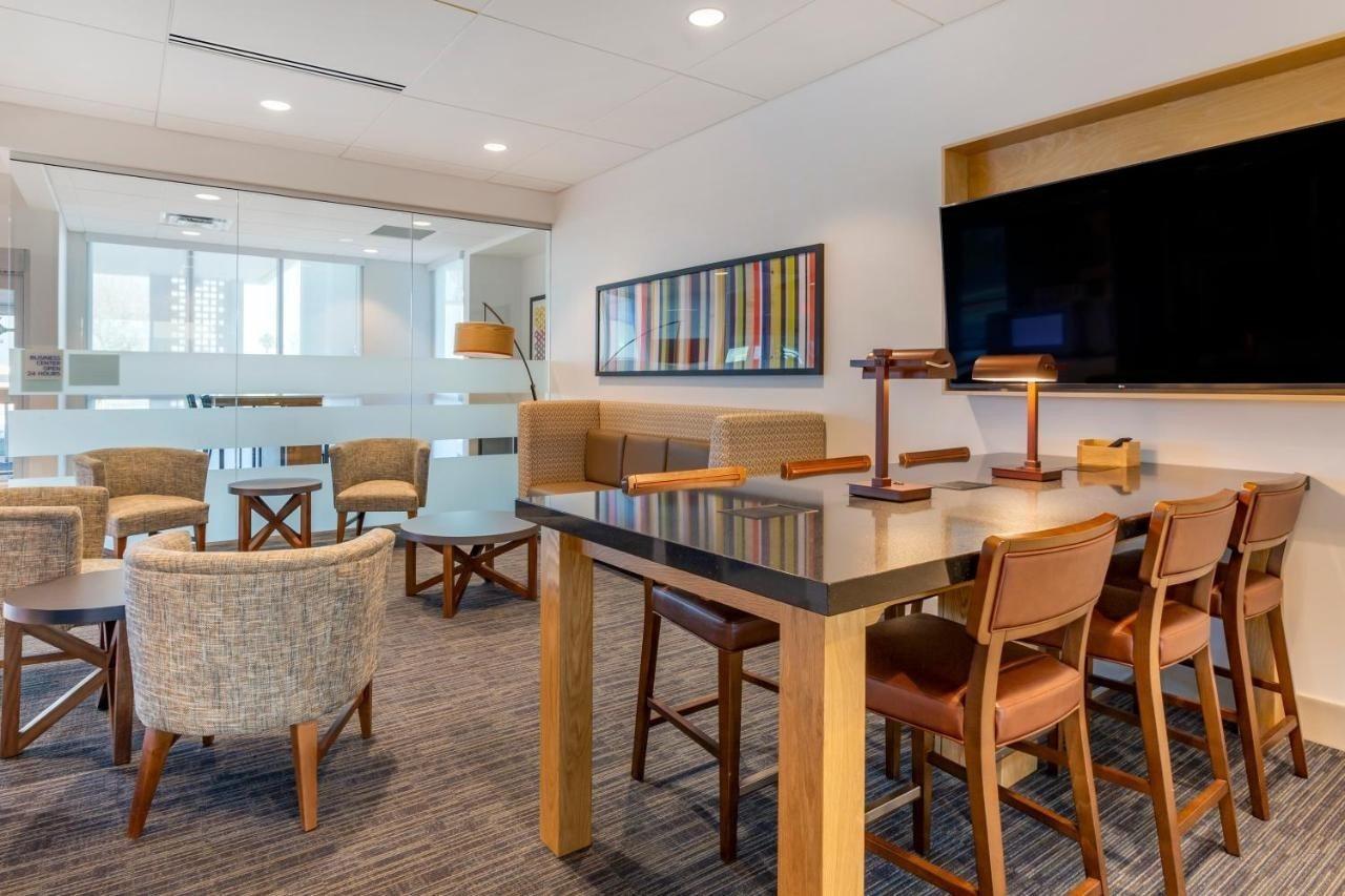 Holiday Inn Express & Suites - Phoenix Dwtn - State Capitol By Ihg Екстериор снимка